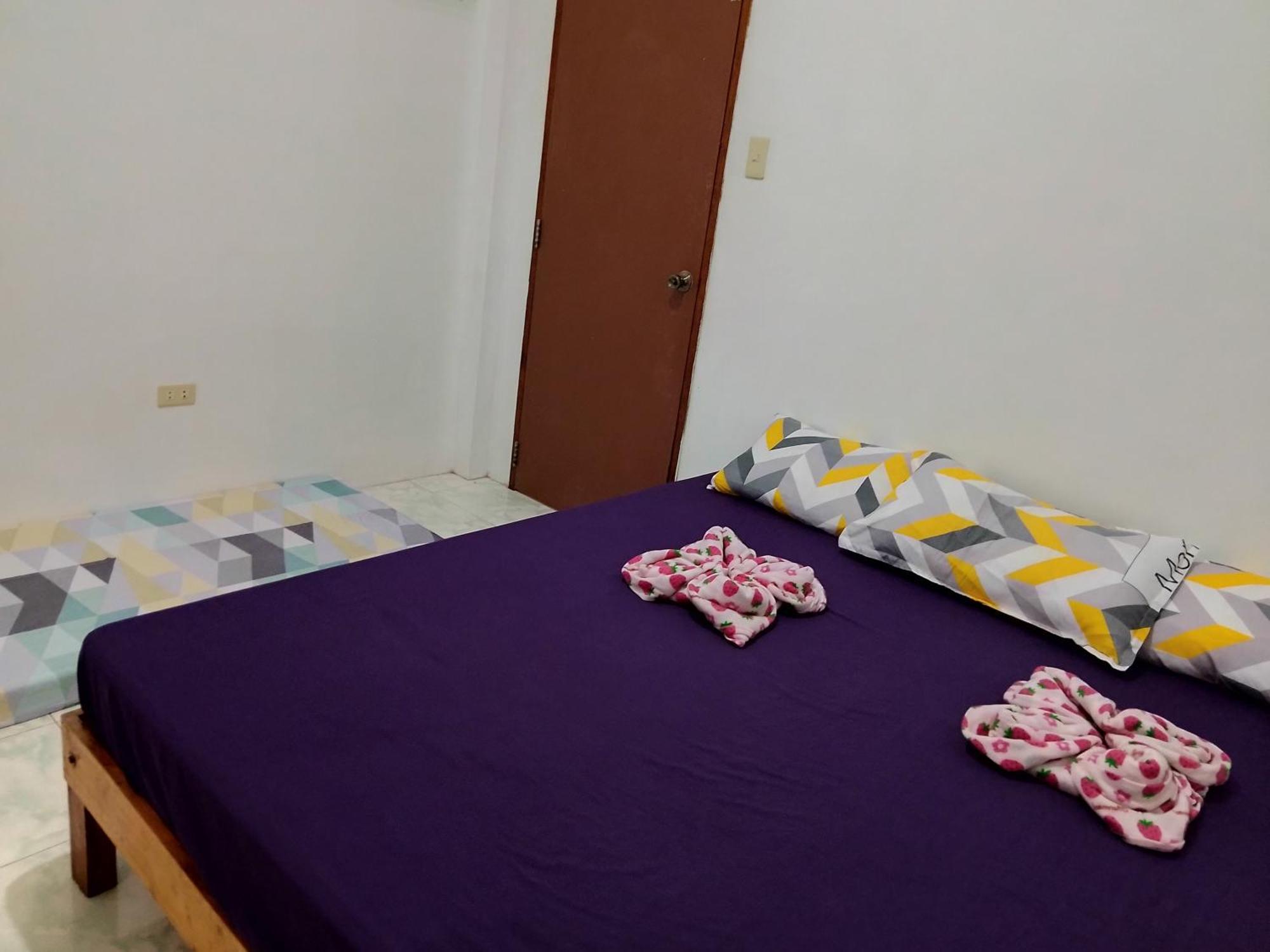 شقة Estrelle Orange House - Backpackers Hub بويرتو برينسيسا المظهر الخارجي الصورة