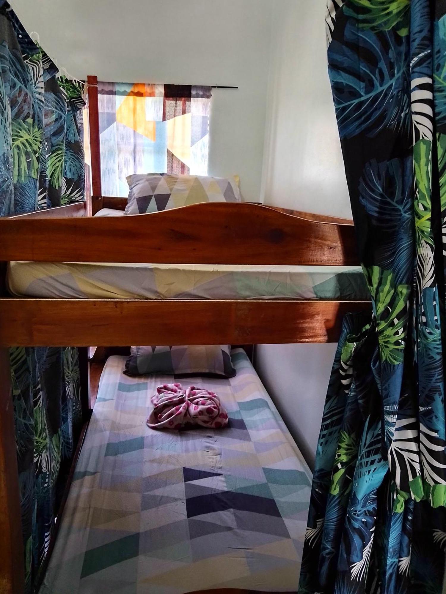 شقة Estrelle Orange House - Backpackers Hub بويرتو برينسيسا المظهر الخارجي الصورة