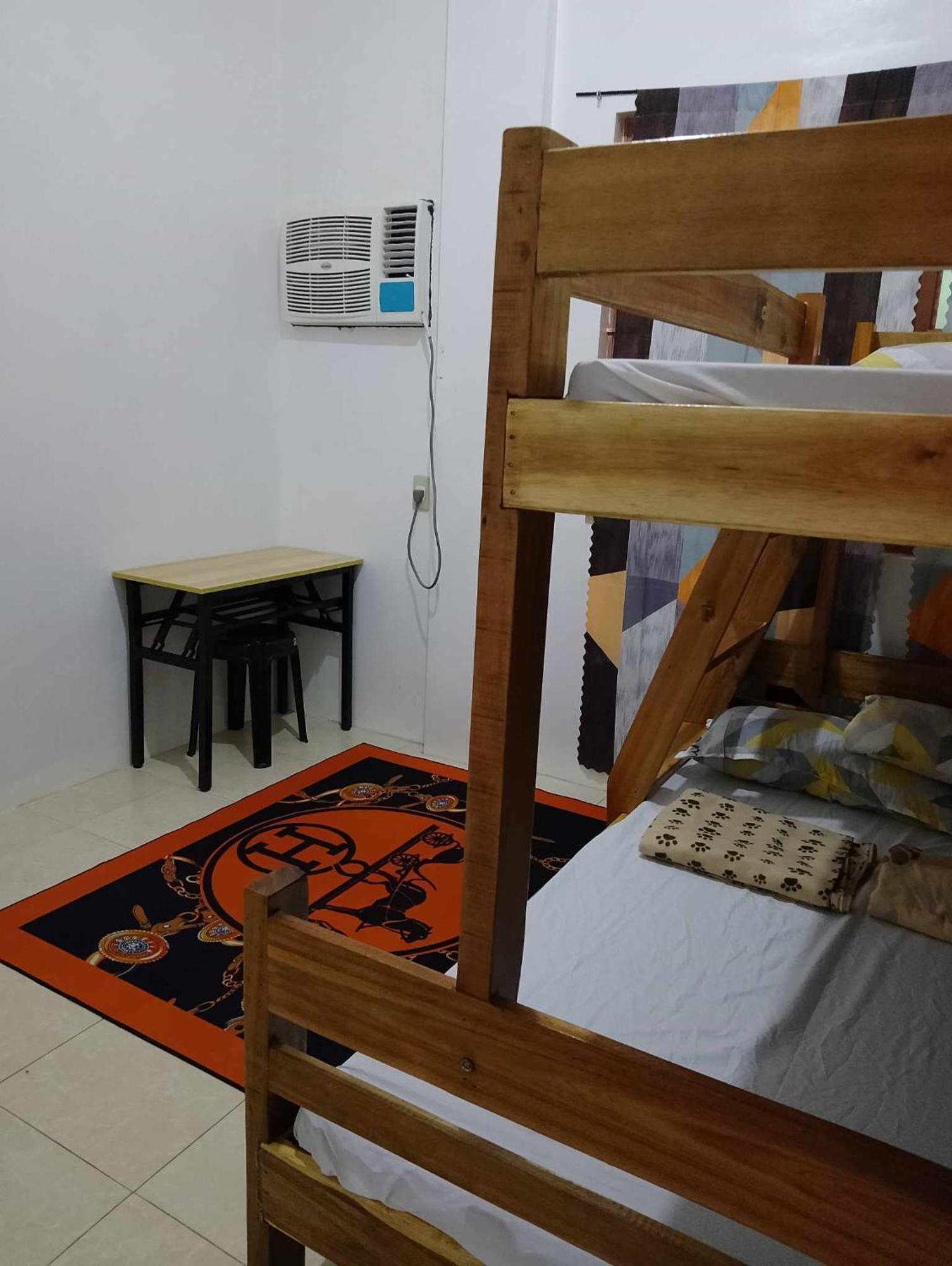 شقة Estrelle Orange House - Backpackers Hub بويرتو برينسيسا المظهر الخارجي الصورة