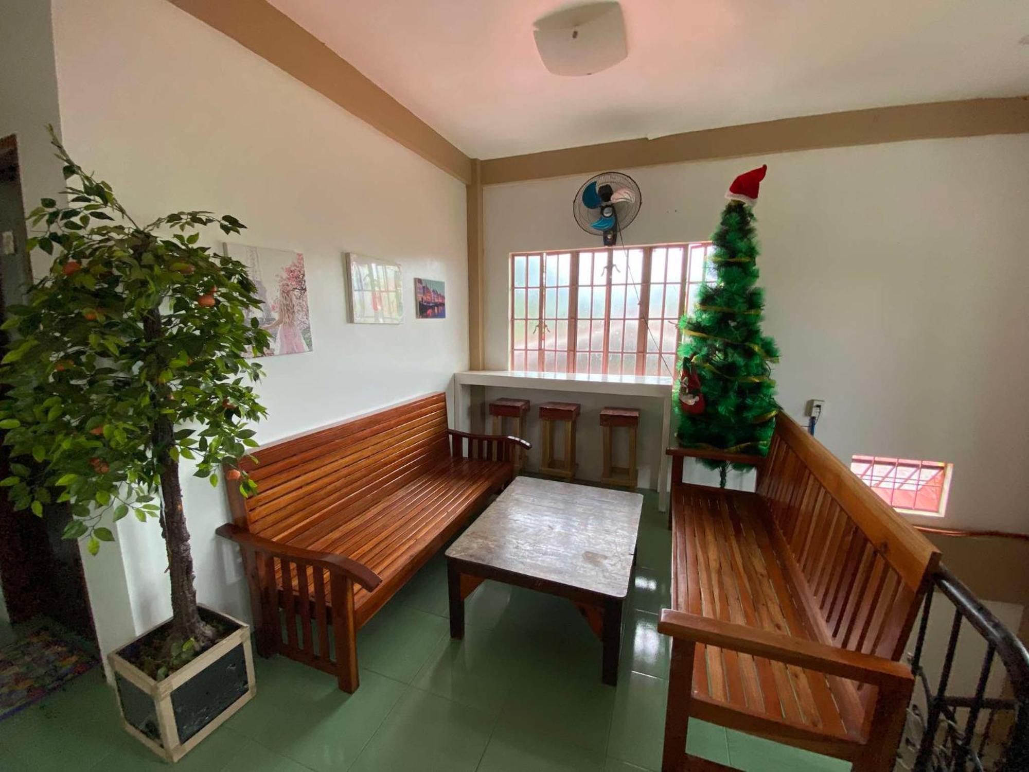 شقة Estrelle Orange House - Backpackers Hub بويرتو برينسيسا المظهر الخارجي الصورة