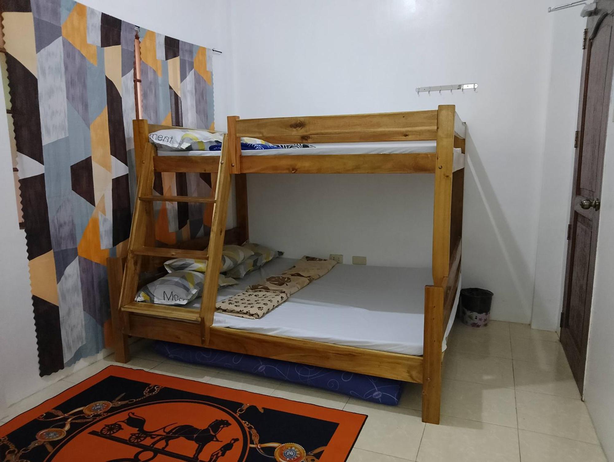 شقة Estrelle Orange House - Backpackers Hub بويرتو برينسيسا المظهر الخارجي الصورة