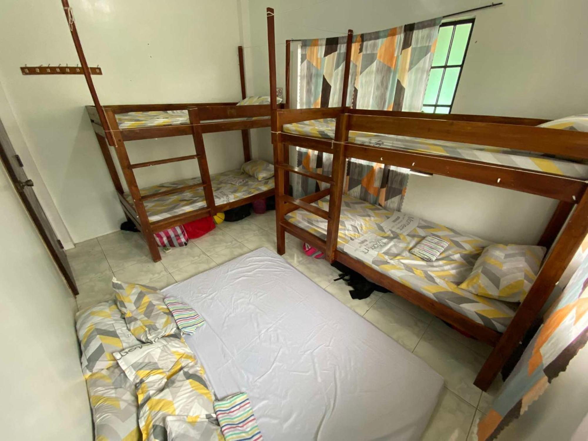 شقة Estrelle Orange House - Backpackers Hub بويرتو برينسيسا المظهر الخارجي الصورة