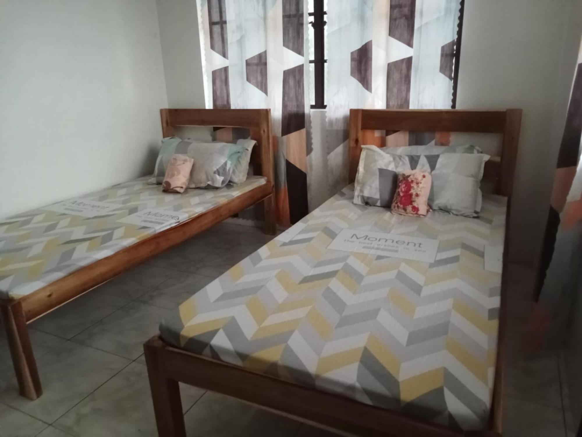 شقة Estrelle Orange House - Backpackers Hub بويرتو برينسيسا المظهر الخارجي الصورة